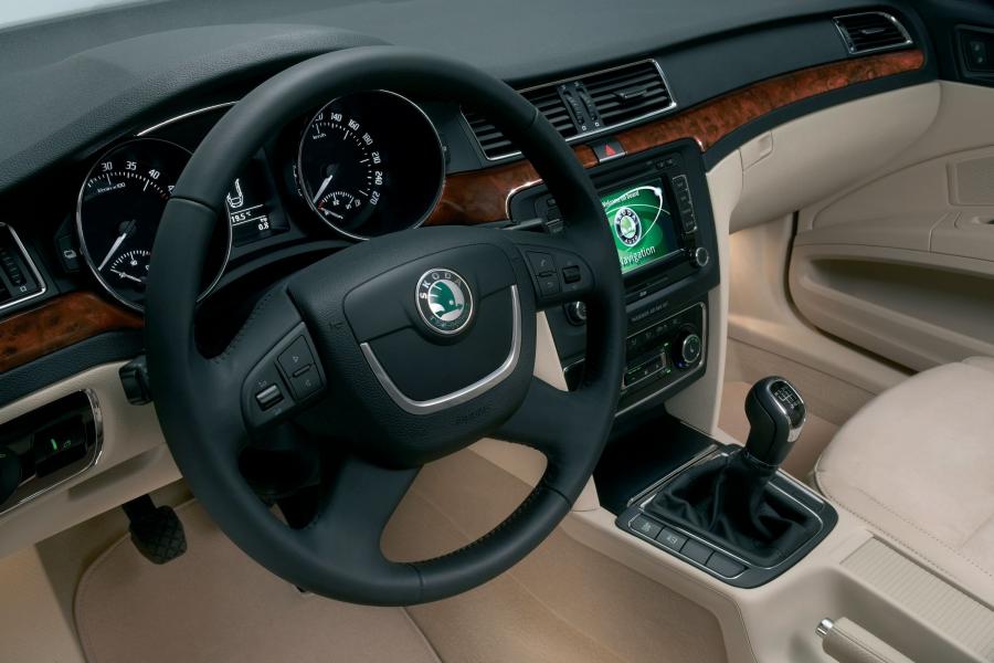  Skoda Superb 2008 года  (фото 112 из 131)